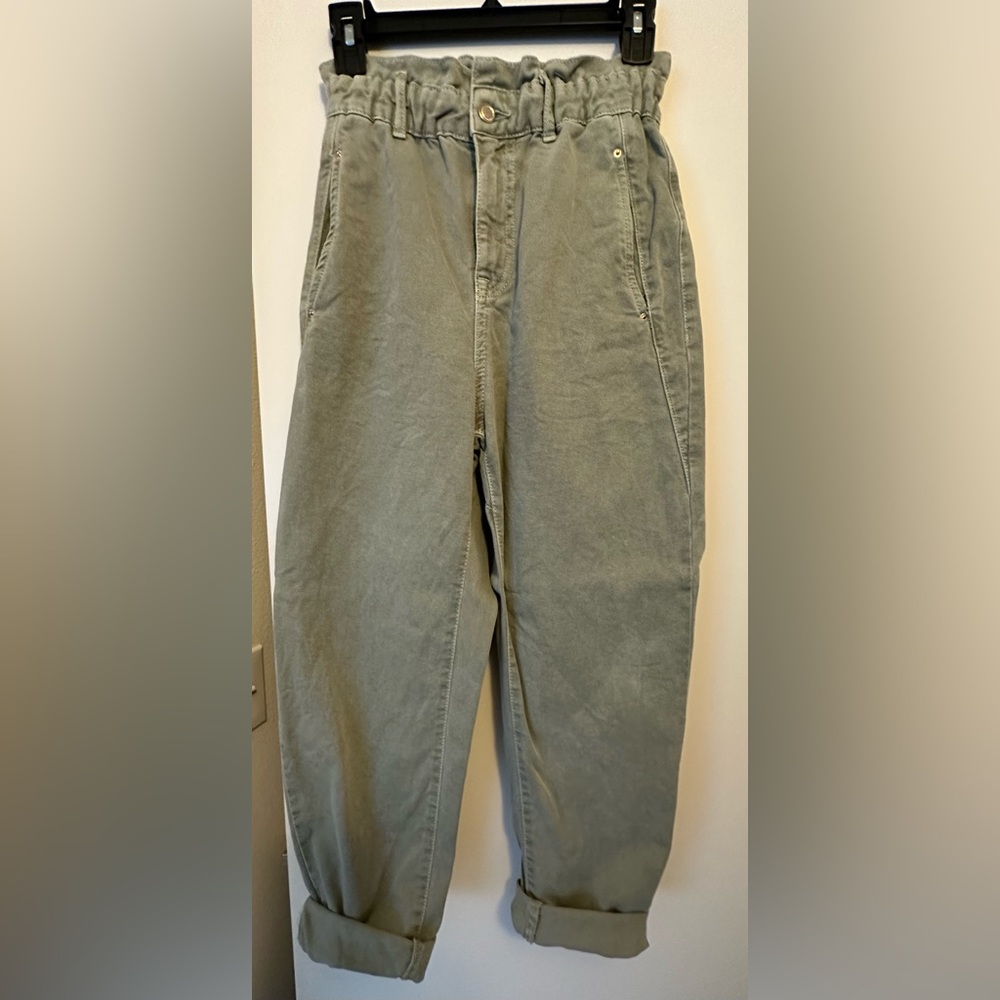 Zara high waisted crop pants. Size 2.